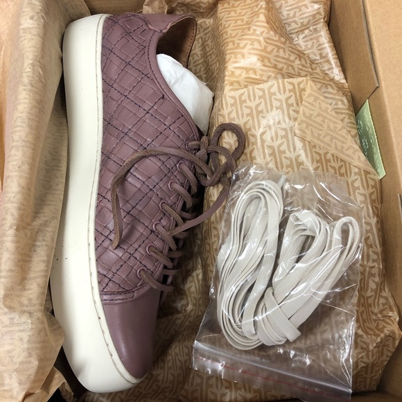 Lux FRYE woven leathers  low lace sneaker - Picture 5 of 6